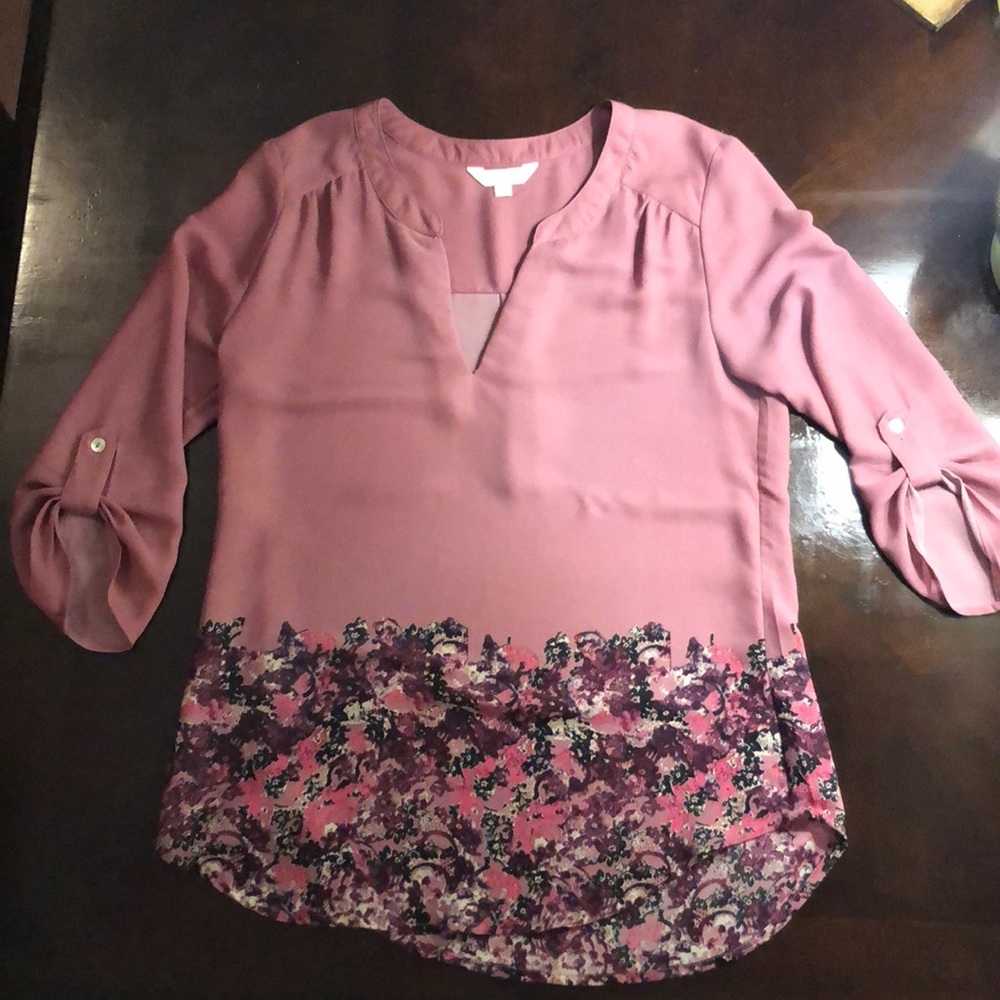 Floral V-neck quarter length sleeve top